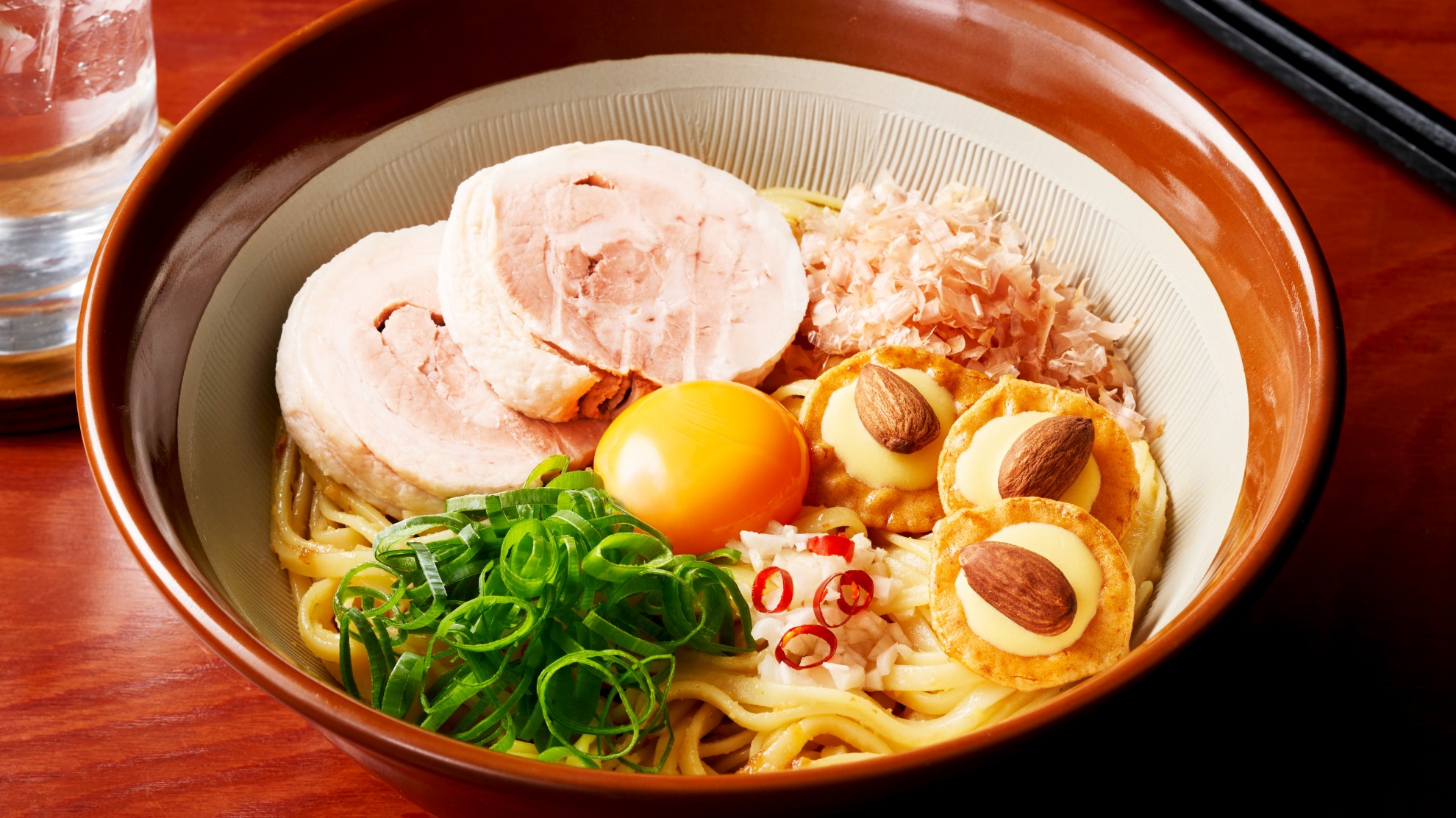 秘伝！チーズアーモンドで油そば